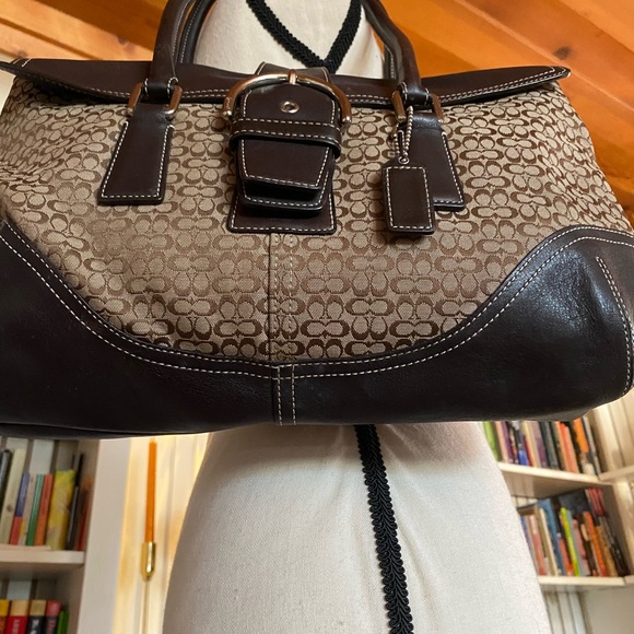 Vintage Authentic Coach No. F35-6388 signature jacquard Soho flap bag - Picture 5 of 9